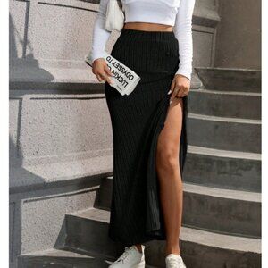 💛  Black Ribbed Knit Maxi Skirt with Side Slit – High Waist